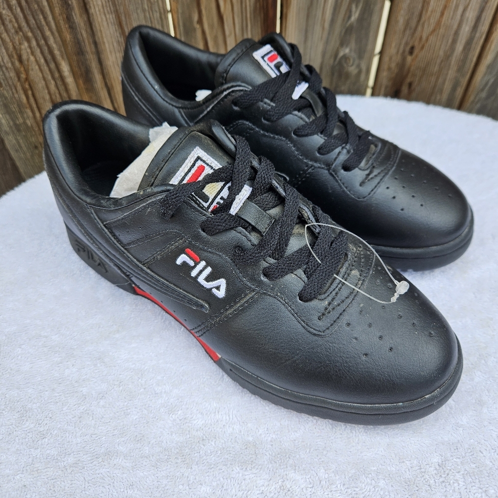 Fila Big Kids  Black and Red Sneakers  Size 5